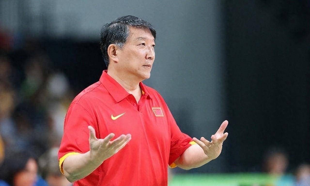 费德勒在老鹰比赛中爆冷，表现优异引发热议！引发球迷热议的简单介绍